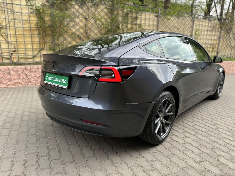 31-03-2026_tesla-model-3_35979
