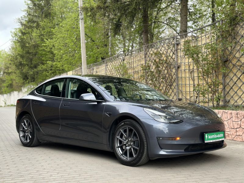 31-03-2026_tesla-model-3_35979