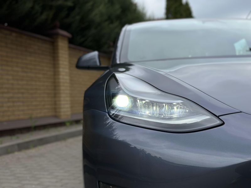 31-03-2026_tesla-model-3_35979