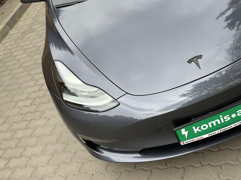 31-03-2026_tesla-model-3_35979