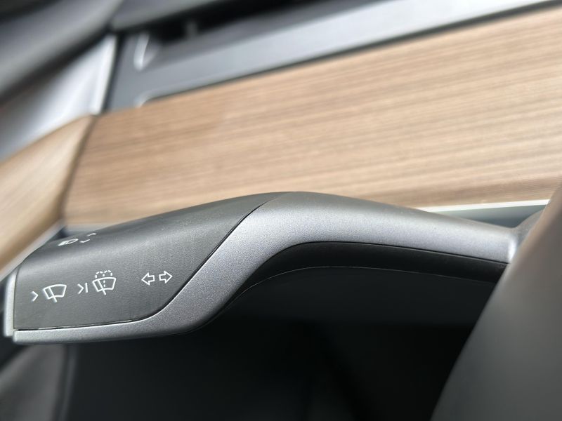 31-03-2026_tesla-model-3_35979