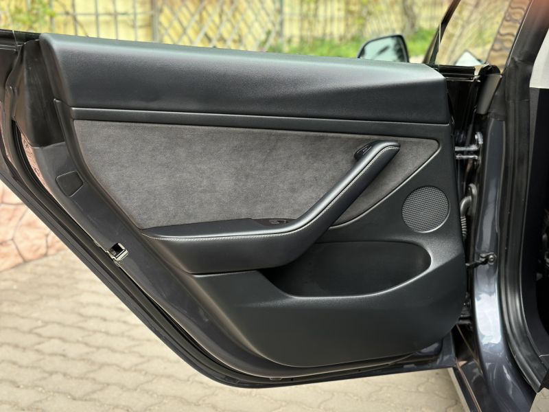 31-03-2026_tesla-model-3_35979