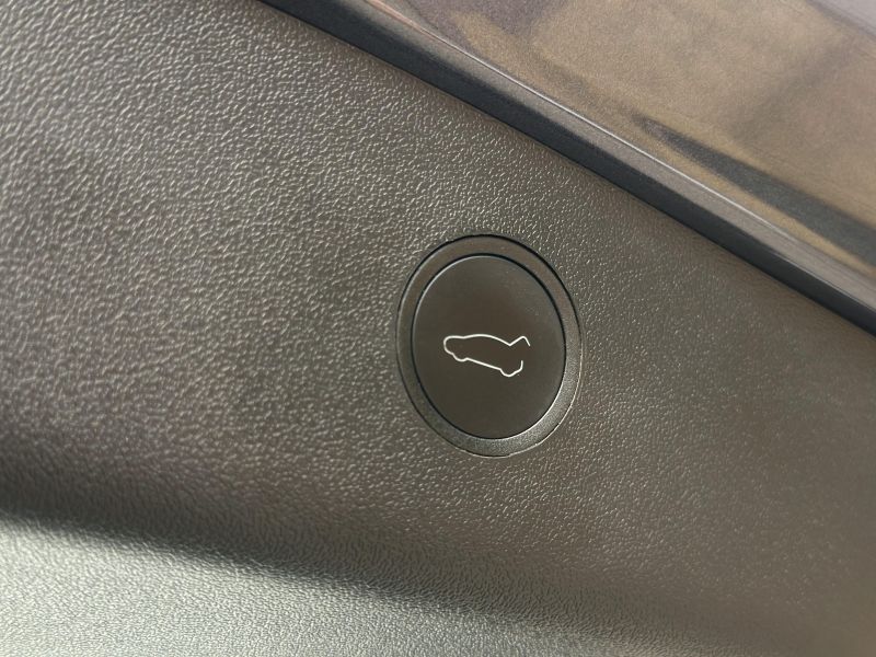 31-03-2026_tesla-model-3_35979