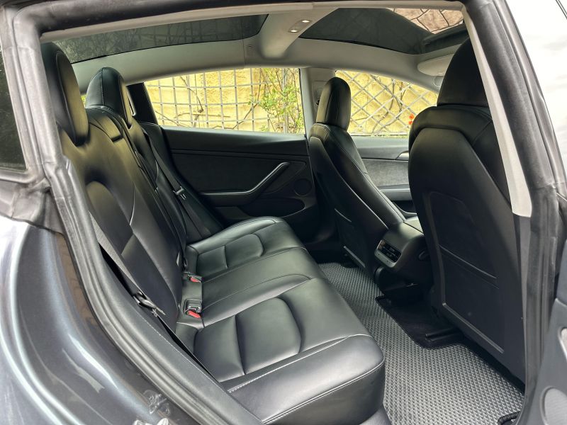 31-03-2026_tesla-model-3_35979