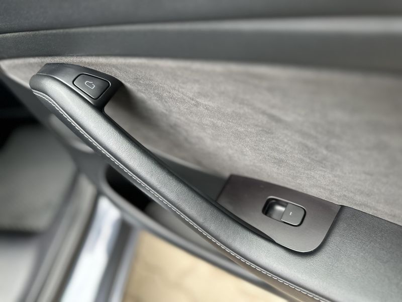 31-03-2026_tesla-model-3_35979