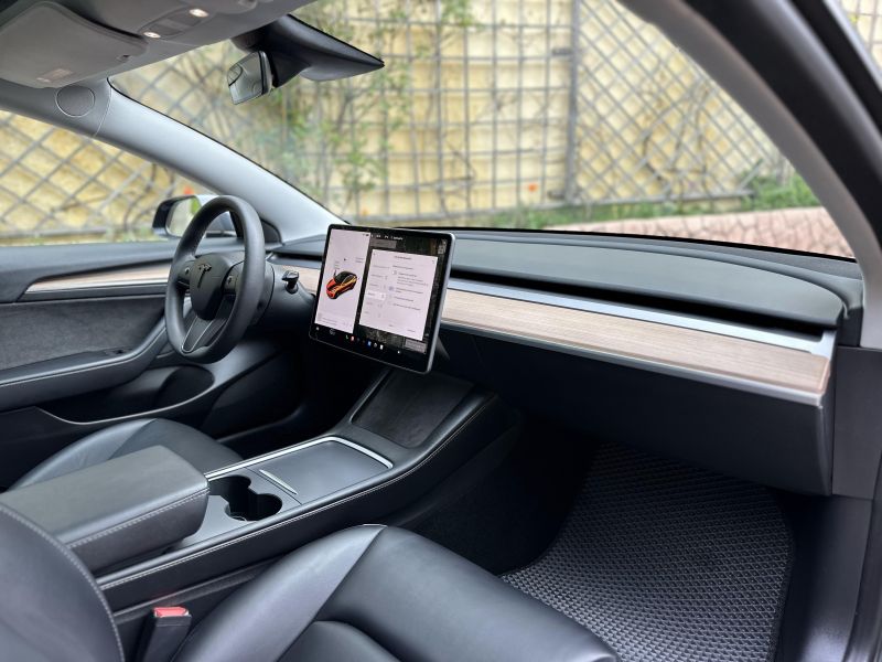 31-03-2026_tesla-model-3_35979