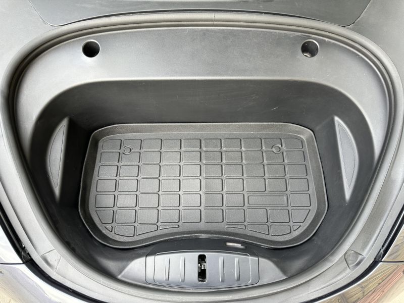 31-03-2026_tesla-model-3_35979