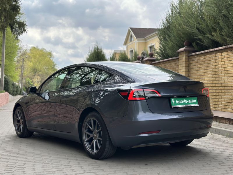 31-03-2026_tesla-model-3_35979