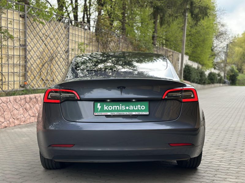 31-03-2026_tesla-model-3_35979